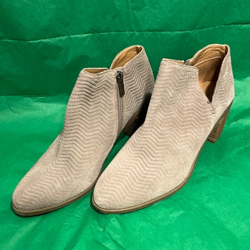 Lucky Brand sz10  Suede herringbone pattern